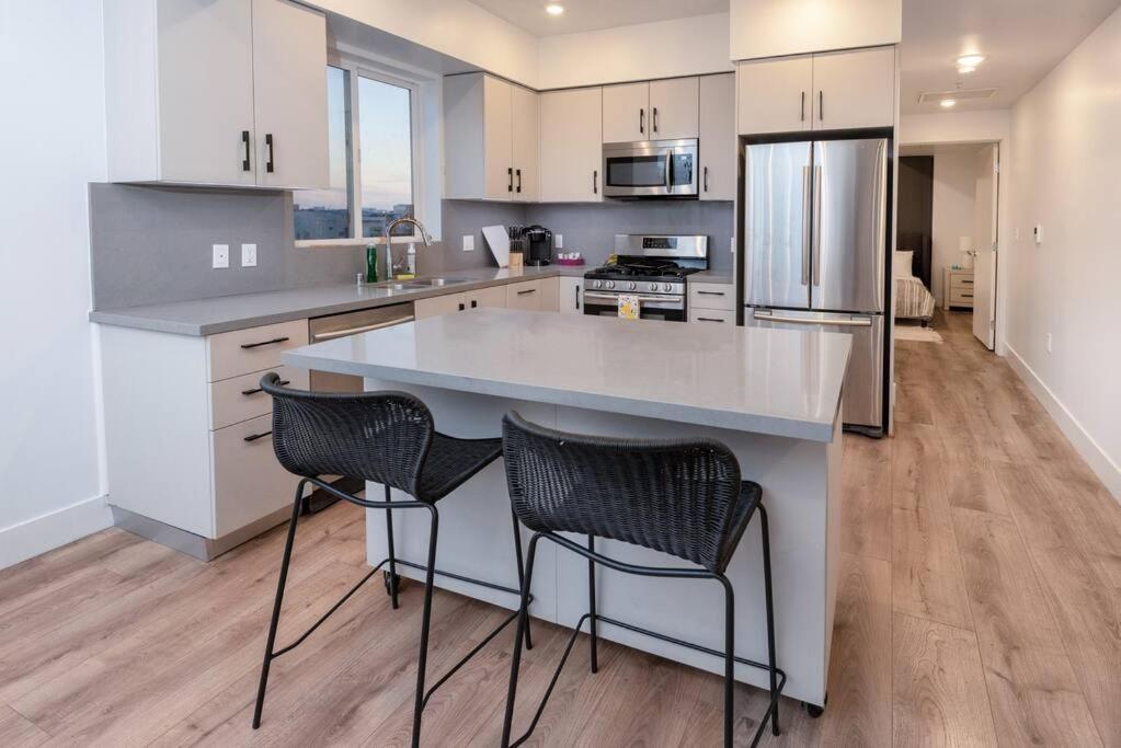 Chic And Elegant 2-Bedroom Haven W/ Roof Deck Los Angeles Zewnętrze zdjęcie